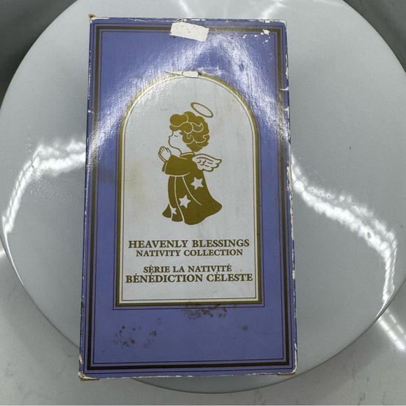 Avon Heavenly Blessings Nativity Collection The Holy Family 1986 - Picture 9 of 10